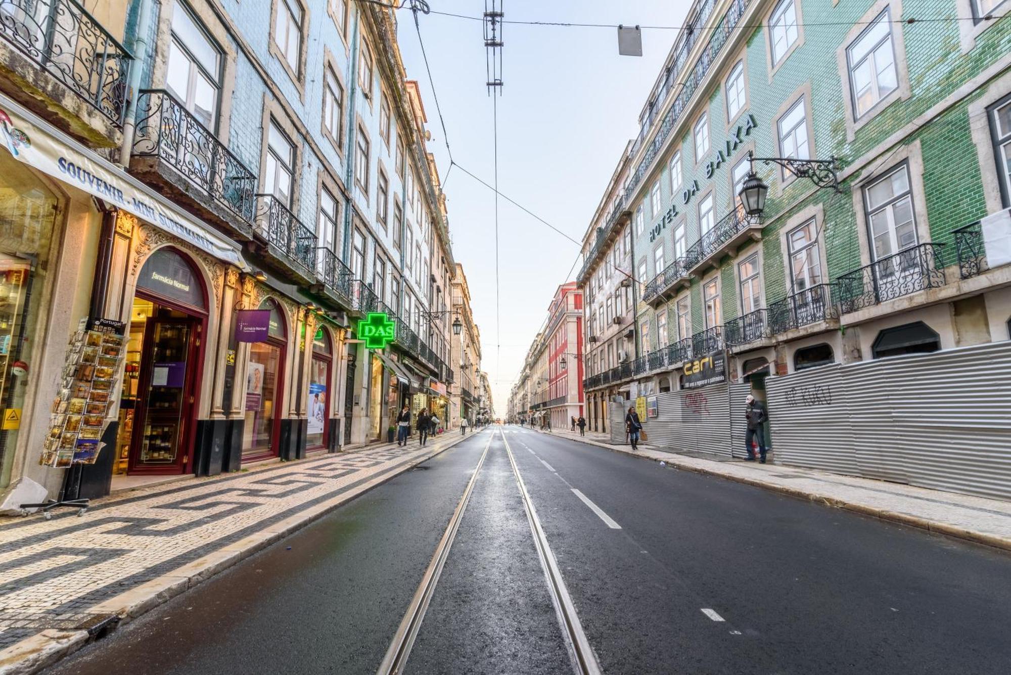 Whome City Chic Escape: Your Stylish Haven In Downtown Lisboa Екстериор снимка