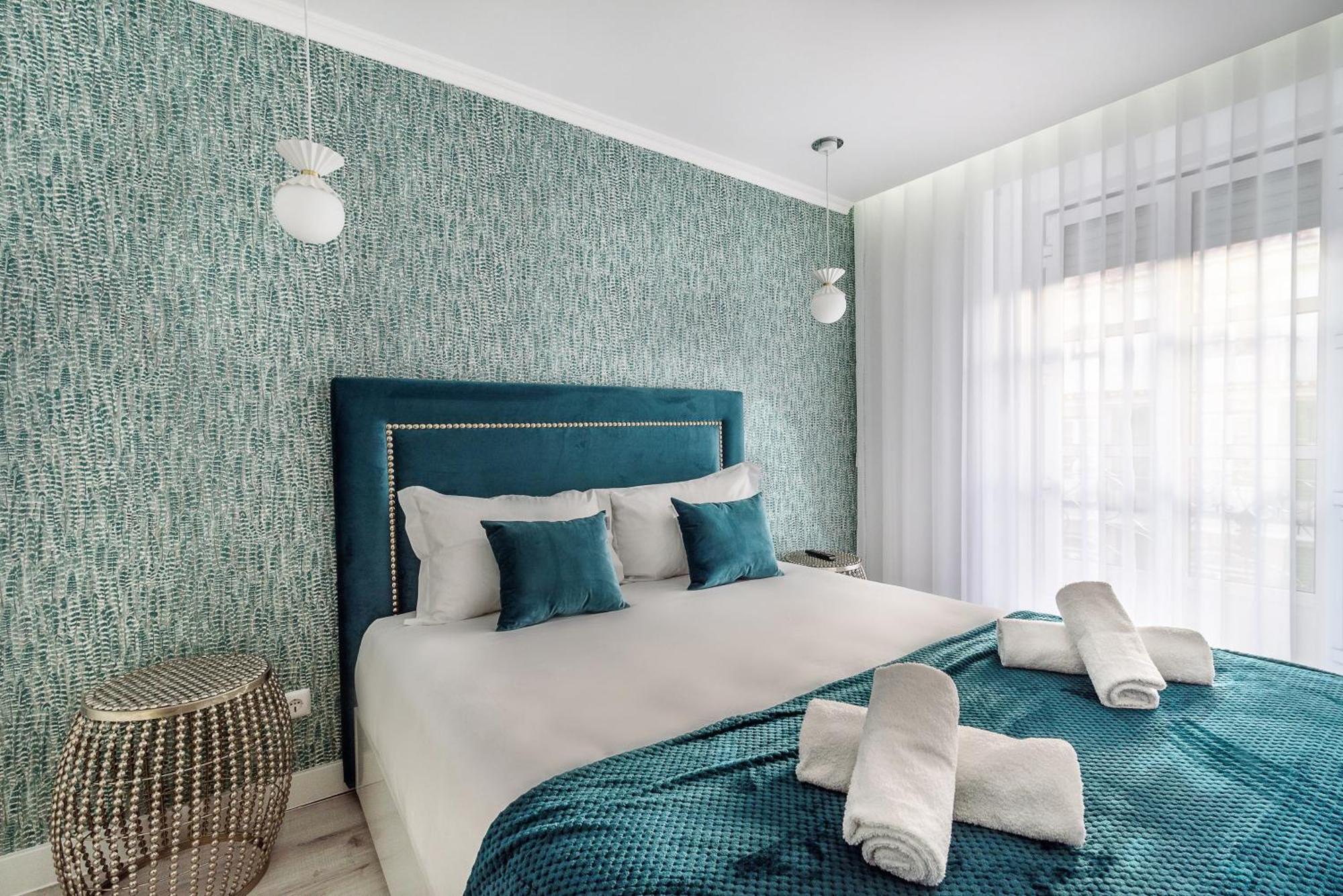 Whome City Chic Escape: Your Stylish Haven In Downtown Lisboa Екстериор снимка
